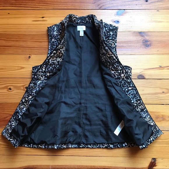 Weekends by Chico’s Black and Pastel Quilted Vest with Pockets, EUC, 1/M/L - Picture 10 of 13